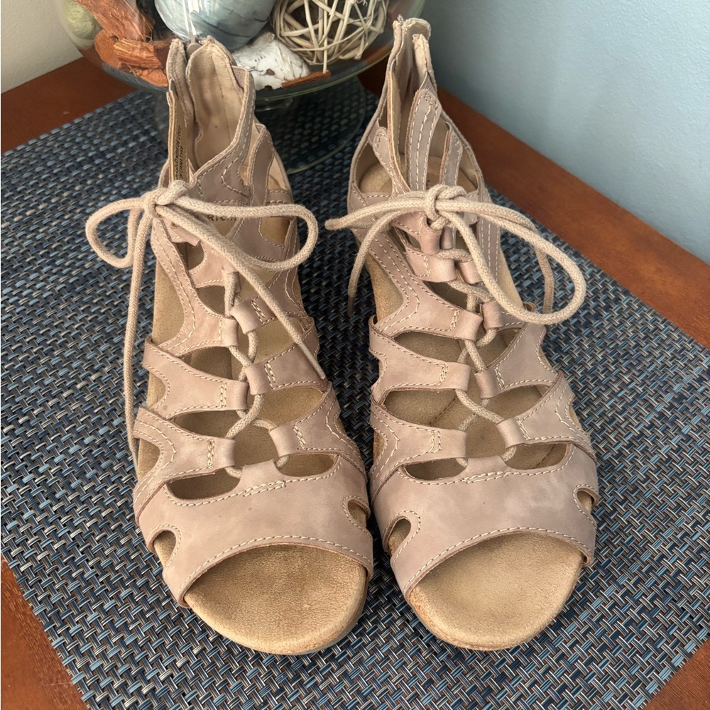 Women's Earth Origins Tan Gladiator Sandals